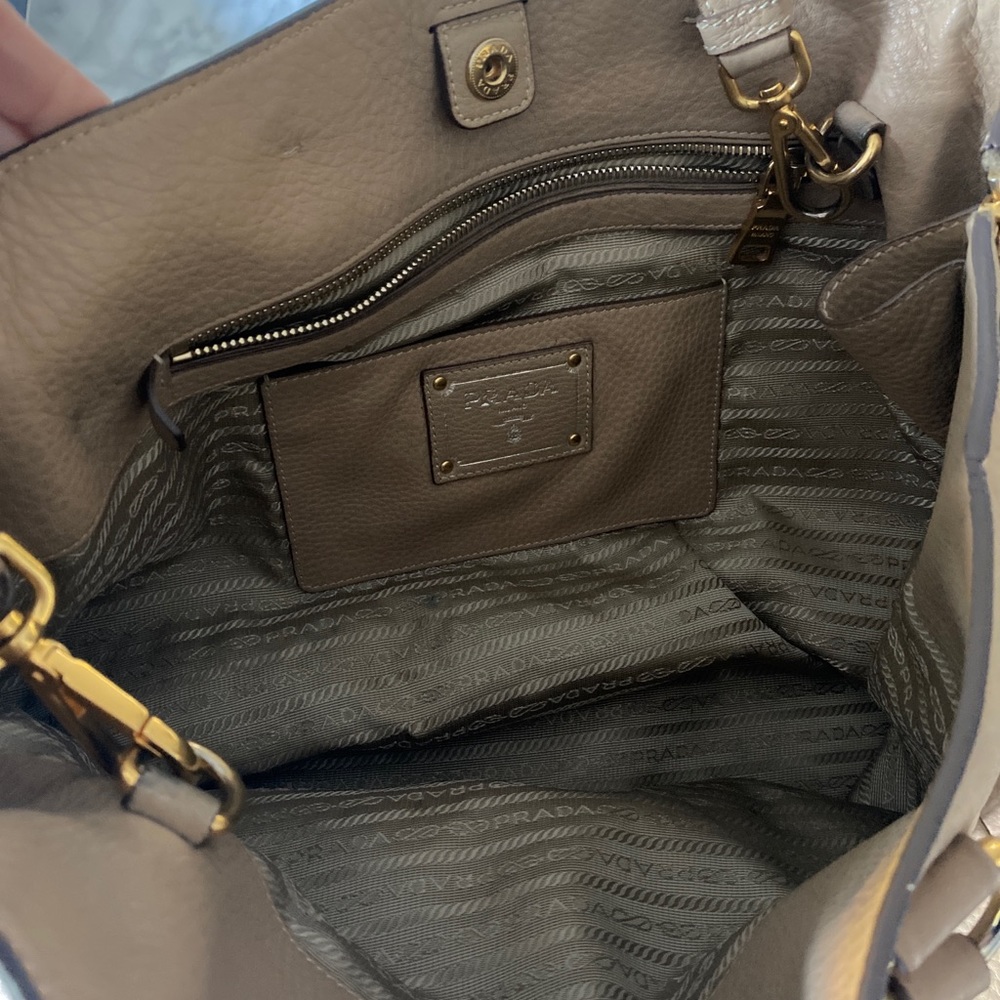 PRADA Beige Vitello Daino Expandable Crossbody Shopper Tote Bag - Picture 9 of 12